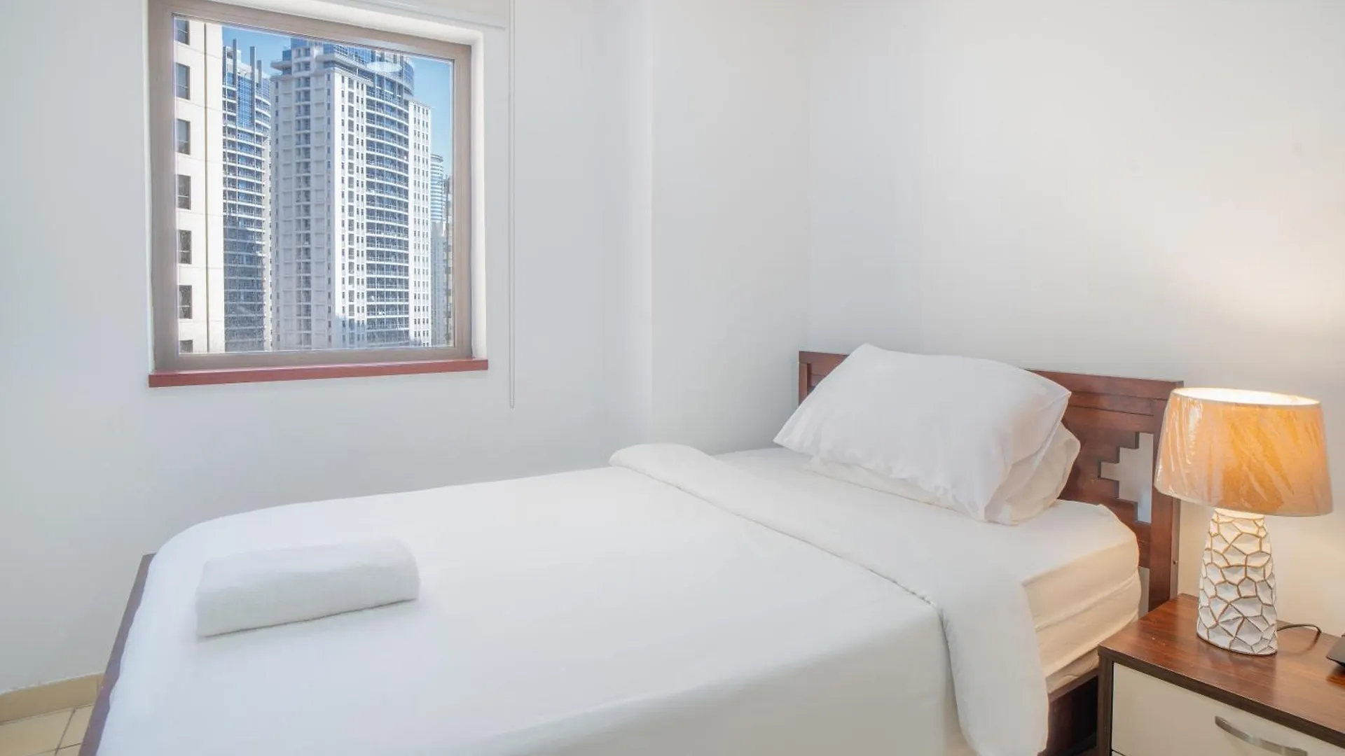 Jbr The Walk - Shams 2, Spacious Accommodate 7 Adults With 5M Walk To The Beach By Gardenia Suites Dubái Apartamento