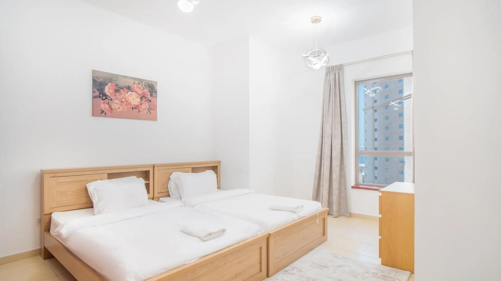Apartamento Jbr The Walk - Shams 2, Spacious Accommodate 7 Adults With 5M Walk To The Beach By Gardenia Suites Dubái