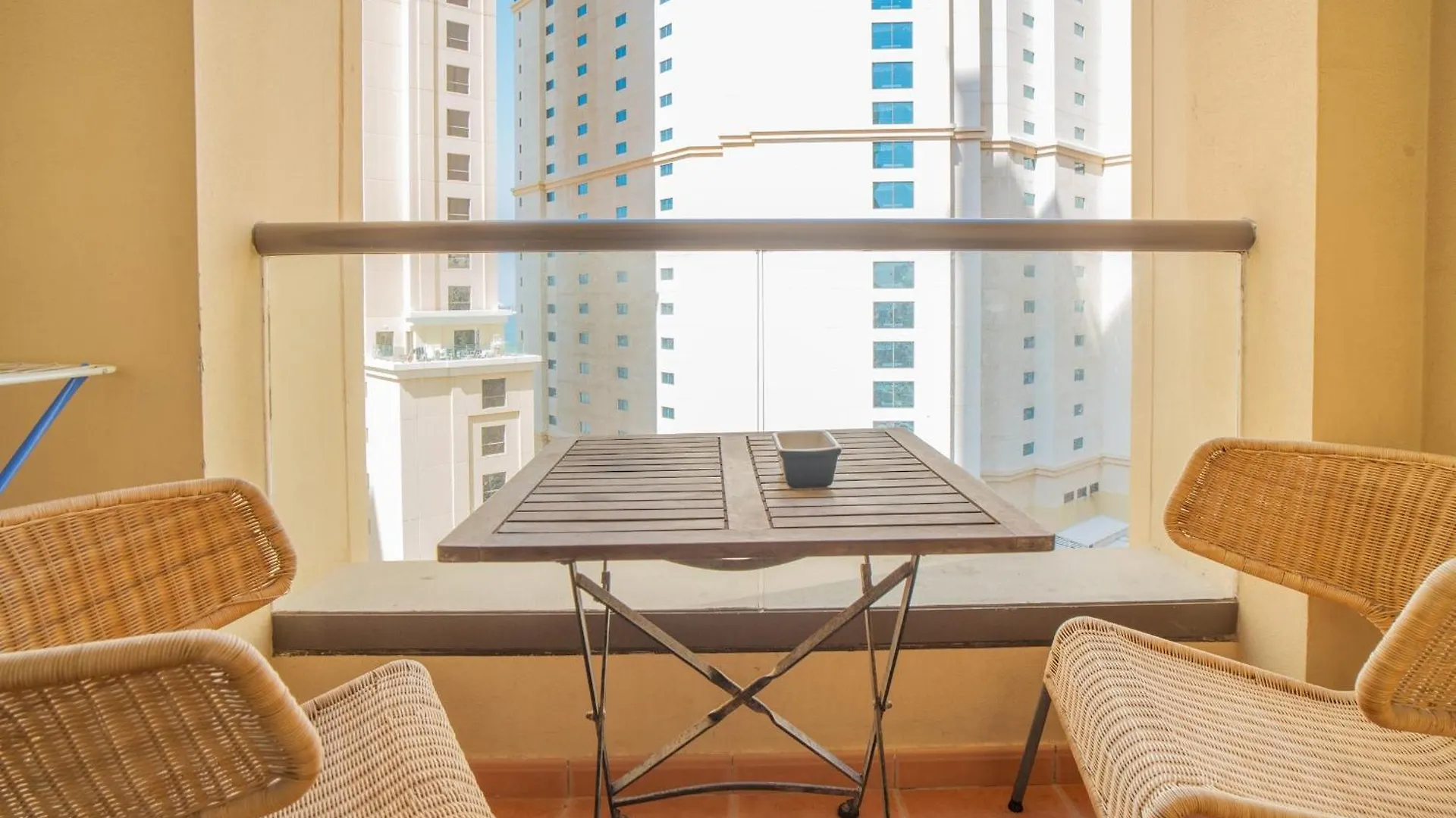 Apartamento Jbr The Walk - Shams 2, Spacious Accommodate 7 Adults With 5M Walk To The Beach By Gardenia Suites Dubái