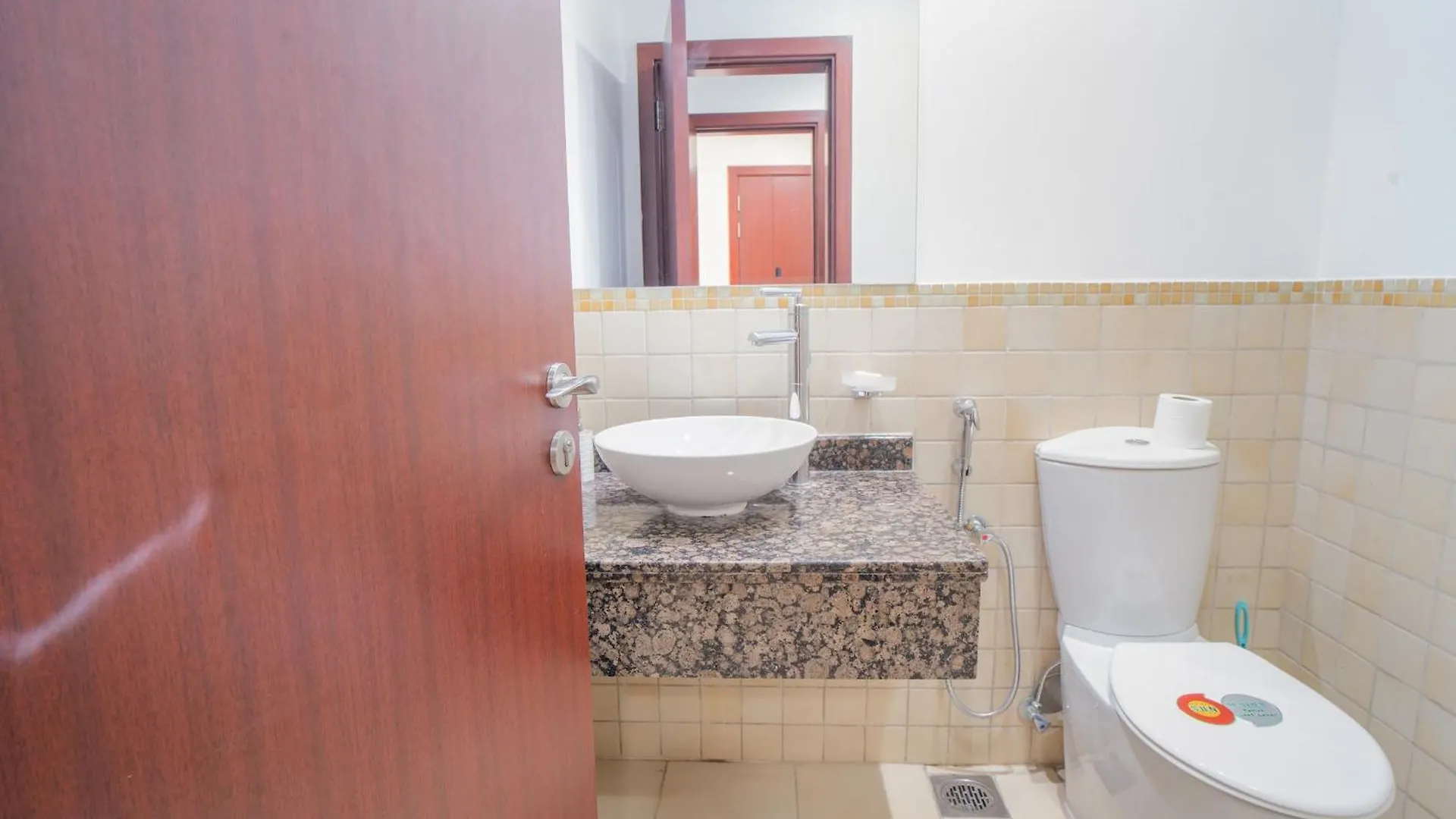 Jbr The Walk - Shams 2, Spacious Accommodate 7 Adults With 5M Walk To The Beach By Gardenia Suites Dubái
