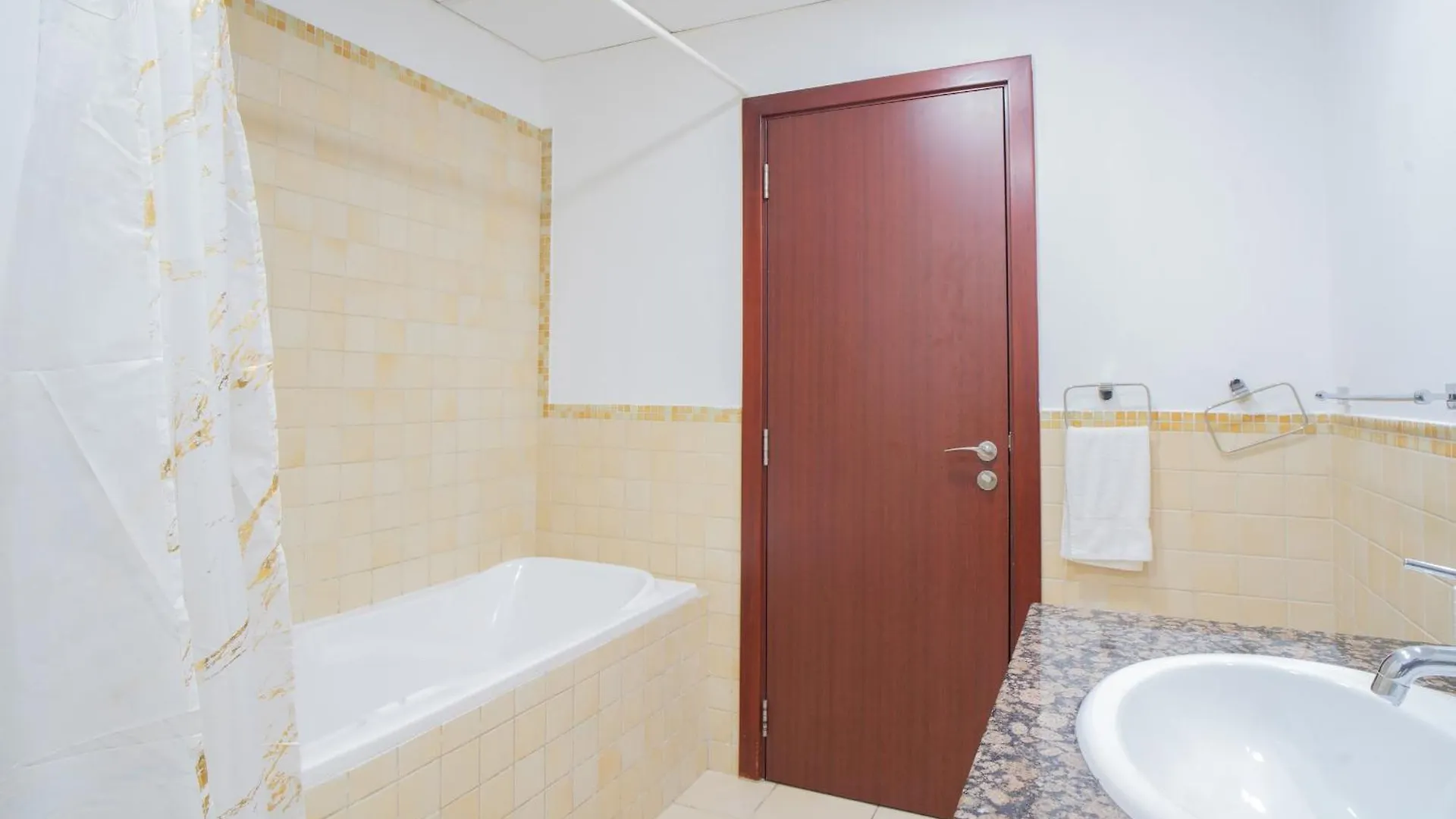 Jbr The Walk - Shams 2, Spacious Accommodate 7 Adults With 5M Walk To The Beach By Gardenia Suites Dubái Apartamento