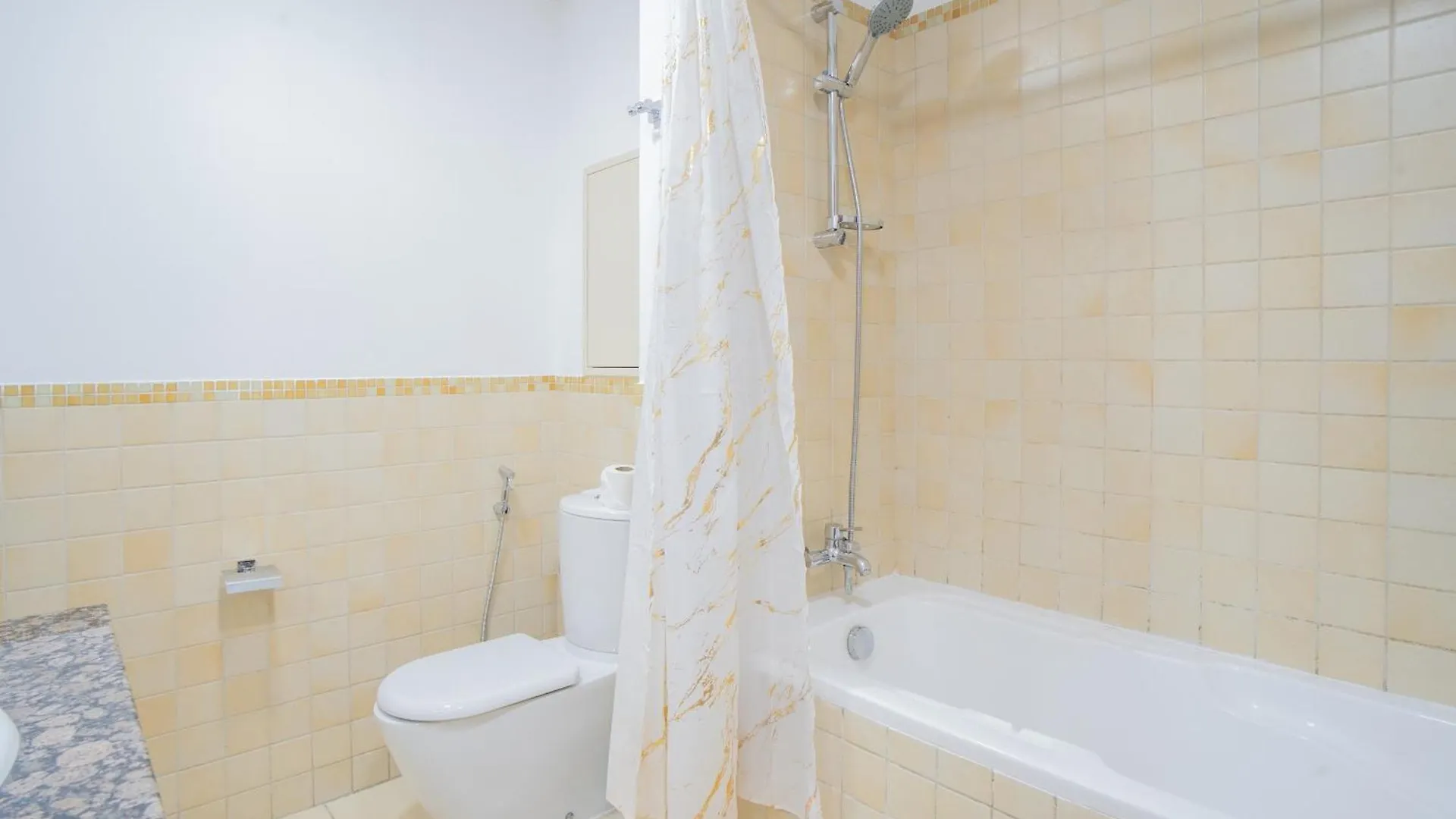 Jbr The Walk - Shams 2, Spacious Accommodate 7 Adults With 5M Walk To The Beach By Gardenia Suites Dubái Apartamento